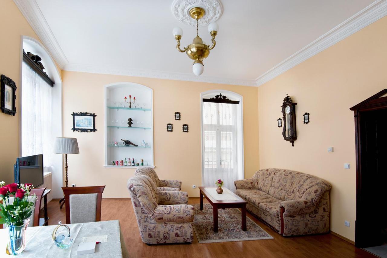 Pension Napoleon Karlovy Vary Exterior photo